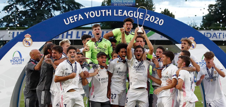 UEFA có công lớn trong phong trào bóng đá trẻ