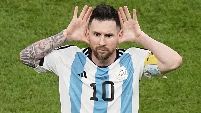 Messi ăn mừng bàn thắng chọc tức Van Gaal tại World Cup vừa qua Messi ăn mừng bàn thắng chọc tức Van Gaal tại World Cup vừa qua