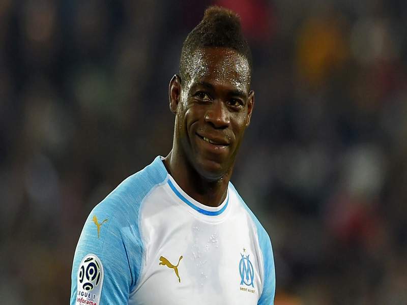 Mario Balotelli nổi tiếng không chỉ về tài năng bóng đá mà còn về tính cách độc đáo cũng như sự nổi loạn
