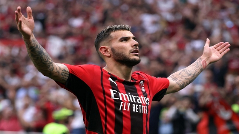 Theo Hernandez là một cầu thủ LB ấn tượng nhất hiện nay Theo Hernandez là một cầu thủ LB ấn tượng nhất hiện nay