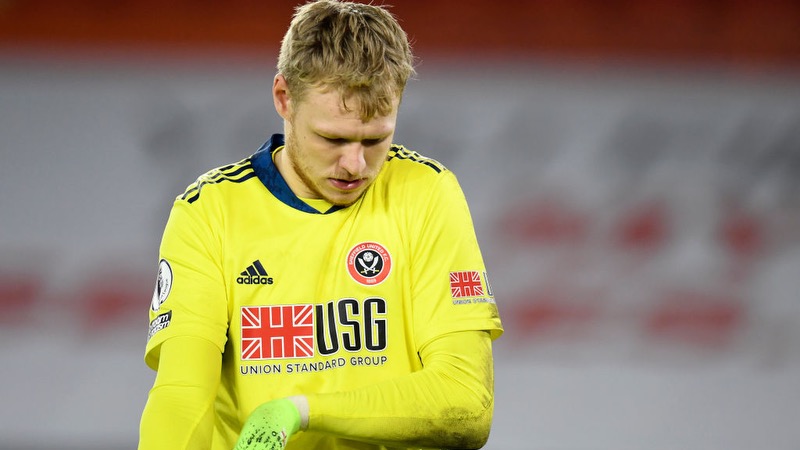 Thủ môn Aaron Ramsdale đã nỗ lực trong thời điểm đầu với Sheffield United Thủ môn Aaron Ramsdale đã nỗ lực trong thời điểm đầu với Sheffield United