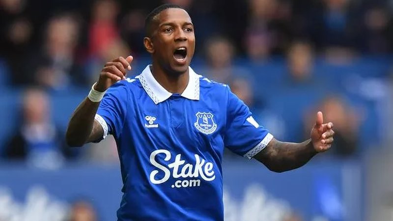 Cầu thủ Ashley Young - Tưởng trẻ nhưng lại là cây trường sinh tại nước Anh 1 Cầu thủ Ashley Young - Tưởng trẻ nhưng lại là cây trường sinh tại nước Anh