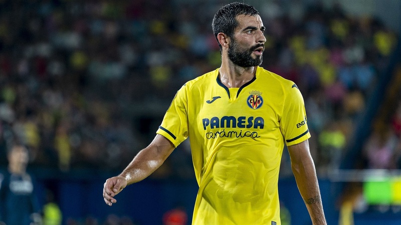 Cầu thủ Raul Albiol - Cây trường sinh từng coi thường bóng đá Việt Nam 1 Cầu thủ Raul Albiol - Cây trường sinh từng coi thường bóng đá Việt Nam