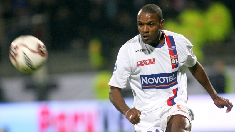 Tài năng của cầu thủ Eric Abidal đã nổi bật từ rất sớm Tài năng của cầu thủ Eric Abidal đã nổi bật từ rất sớm