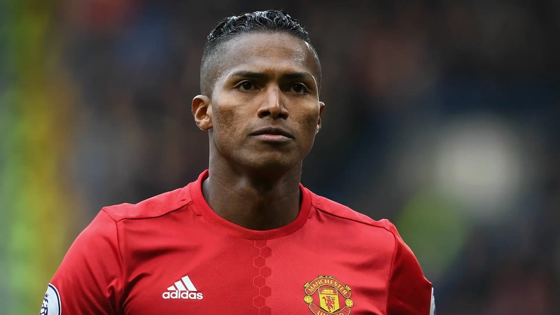 Cầu thủ Antonio Valencia - Những bước chạy mẫu mực trở thành biểu tượng 3 Cầu thủ Antonio Valencia - Những bước chạy mẫu mực trở thành biểu tượng