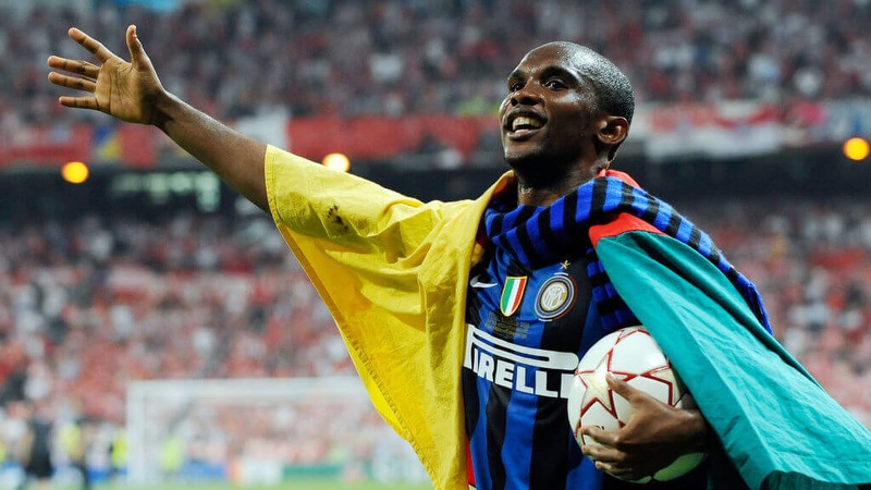 Đến hiện tại, có lẽ cầu thủ Samuel Eto'o vẫn là trung phong xuất sắc nhất của Châu Phi Đến hiện tại, có lẽ cầu thủ Samuel Eto'o vẫn là trung phong xuất sắc nhất của Châu Phi